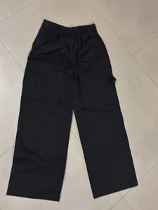 Black Wide Leg Cargo Pants (never used)
