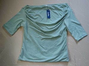 🇰🇷Fitted Light Green Ruched Off-Shoulder Top
