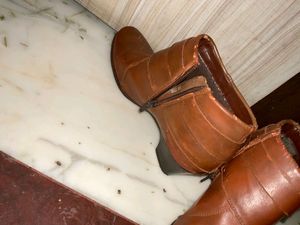 🎉, Gently Used long shoes