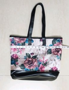 ➕️Free Pouch 🆕️ Flower Print With Leather Purse
