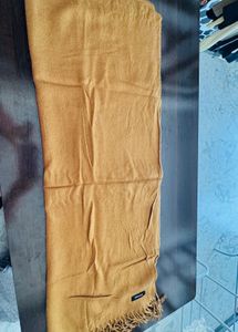 Stylish Gold Scarf with Fringe