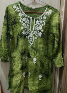 Green Tie-Dye Embroidered Kurta