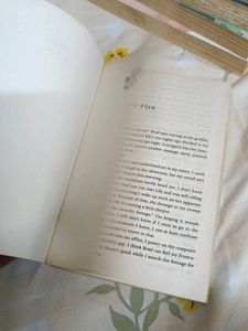 It Starts With Us by Colleen Hoover