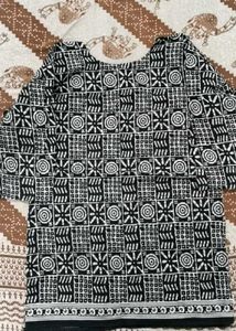 Stylish Black &amp; White Printed Kurta