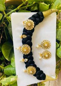 Elegant Black Velvet Necklace Set
