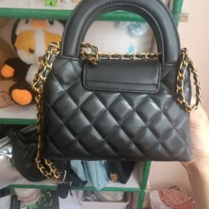 SALE 🚨🚨🚨🚨. Brand New Chanel hand Bag
