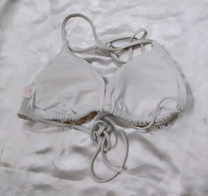 Elegant White Bikini with Gold 🪙