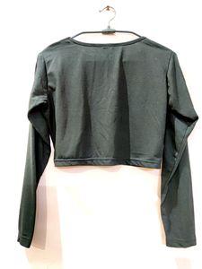 Black deep V-neck Crop top