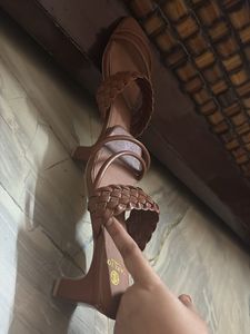 Carlton London Brown Heels