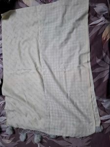 Elegant Houndstooth Scarf