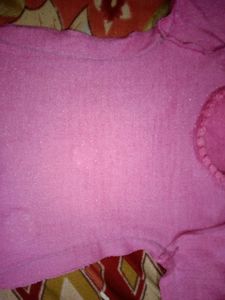 Baby Pink Woolen Kurti .ye Bilkul New H Bs Tag Ni H .ise Maine Sirf 20 Mint K Liye Pahna Tha Isliye Fit Kiya Bs.