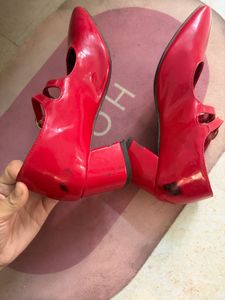 Theater Xyz Heels ( Negotiable ❤️)