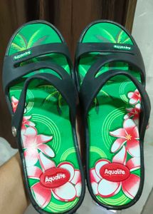 Aqualite Flip-Flop slipper.  size 6