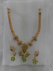 Exquisite Kundan jewellery Set.