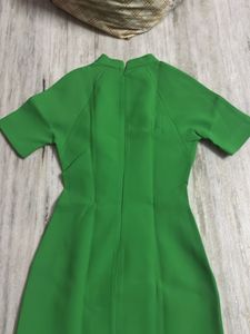Vibrant Green Short Sleeve Dress