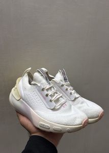 Under Armour HOVR 3
