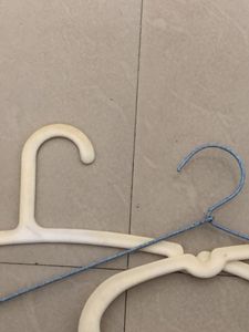 Set of 3 White Plastic Clothes Hangers