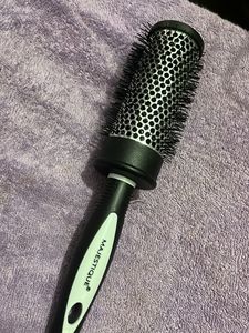 Majestique Professional Round Brush