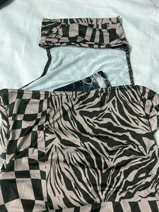 Chic Cut-Out Bodycon Dress