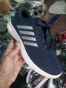 NEW NO USED SPORTS SHOES FOR MEN.