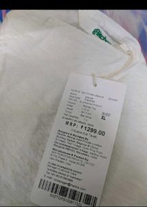 Chic White Sleeveless Drape Top