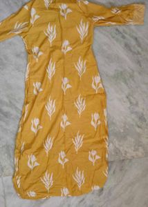 Avaasa Set brand Yellow Floral Print Kurta