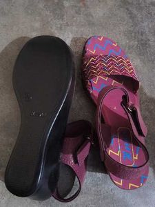 Stylish Women's Flat Sandals