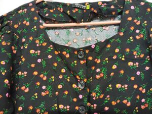 Cute Black Floral Tie-Front Crop Top