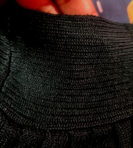 Bold Top Fully Stretched With Length 33 Can Be Wearable With Shrug Also And Used As Midy Too....it Will Fitted With Belt Too.....Can Be Wear With Boots And Leggings Also If You Don't Like To Wear Bold