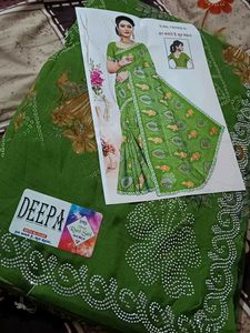 Elegant Green Saree with Peacock &amp; Lady Print