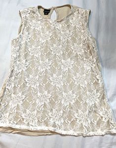 Elegant Lace Sleeveless Top