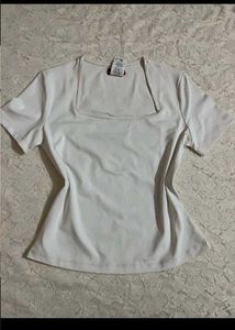 Chic White Square Neck Tee