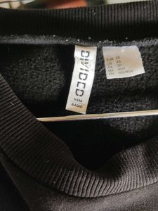 H&M Divided Black Basic Sweatshirt