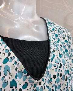 Chic Printed V-Neck Long Sleeve Top