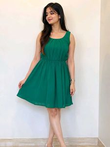 Elegant Green Sleeveless Dress