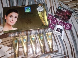 Gold Facial kit and Wine bleach combo