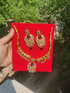 Exquisite Gold-Plated Kundan Necklace Set