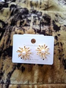 Golden Starburst Pearl Stud Earrings