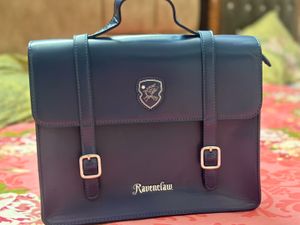RAVENCLAW BIG HAND PURSE MINISO