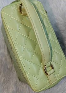 MAC Quilted Makeup Bag kitne