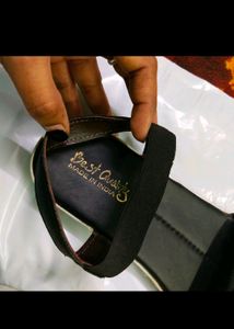 JET bLACK SANDLE