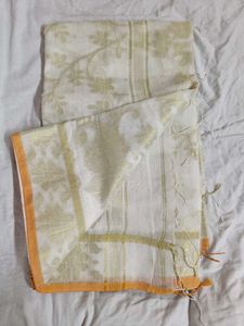 Elegant White &amp; Gold Floral Dhaka Saree