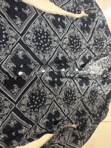 Black Unisex patterned shirt from snitch