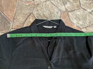 UNIQLO Classic Black Short Sleeve Button-Up Shirt