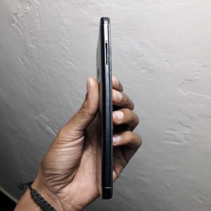 Cracked Screen Phone - Parts Only