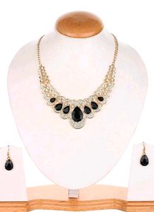 Stunning Red/Black Stone Necklace &amp; Earring Set
