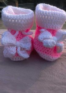 Adorable Pink &amp; White Crochet Baby Booties