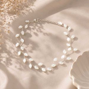 Elegant Pearl Leaf Necklace