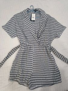 Chic Vintage Gingham Romper with beltand pocketsss