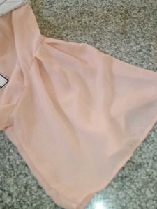 Peach cute crop top with a white collor